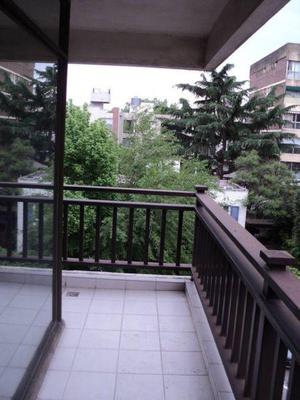 Departamento de 3 ambientes en excelente estado San Isidro