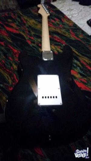 Guitarra eléctrica, tipo Stratocaster, marca Leonard