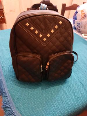 Mochila Negra c/Tachas