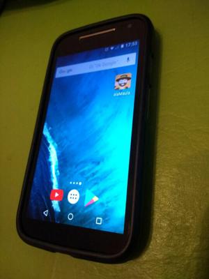 Moto E2 usado con funda