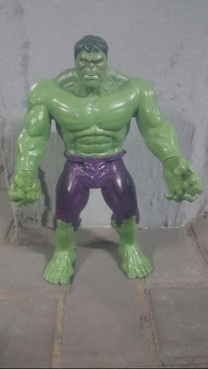 Muñeco del Increíble Hulk de 30 cm. semiarticulado Hasbro