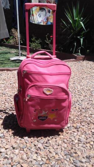 Se vende mochila con carrito para niña