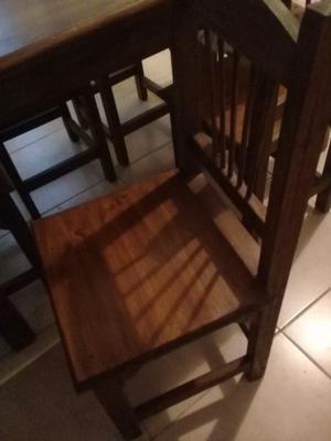 Vendo mesa con 6 sillas de pino excelente estado barnizado