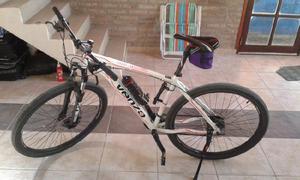 Vendo venzon nueva con 6 meses de uso con velocímetro