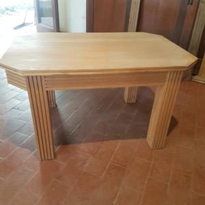 Mesa de cedro con luñas