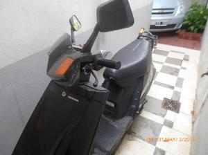 VENDO MOTO SCOOTER HONDA ELITE 80. ÚNICO DUEÑO. COMO