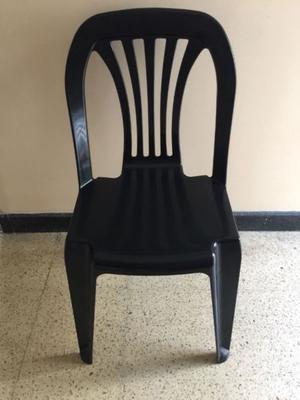 20 sillas plásticas reforzadas