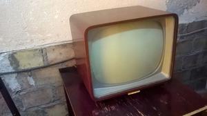 Antiguo Televisor Philips década del 
