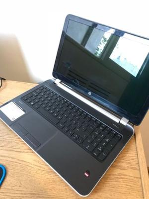 Enorme y potente notebook HP con placa de video dedicada.