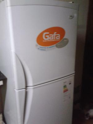 Heladera con Freezer GAFA HGF-377A