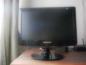 Vendo Monitor LCD Samsung 15"