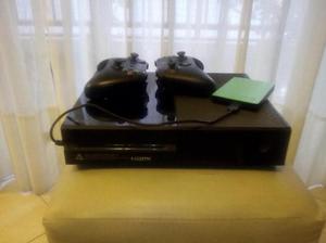 XBOX ONE 500gb Disco 2tb 2 Joystick