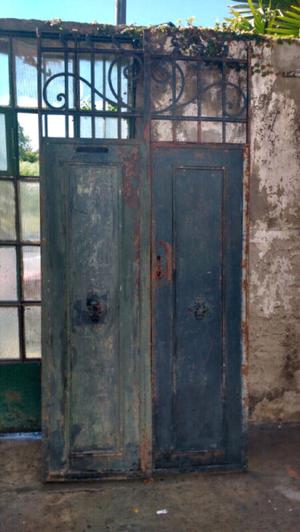 Antigua puerta estilo colonial hierro forjado