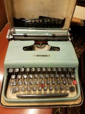 Máquina de escribir OLIVETTI