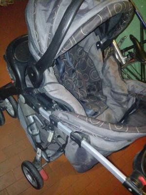 Coche cuna para bebe marca PRIORI en excelente estado