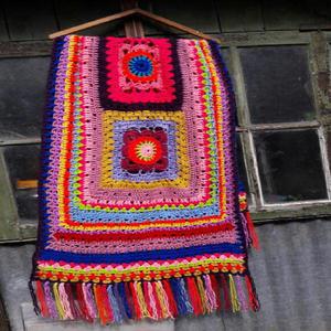 Pie de cama tejido al crochet se puede usar también como