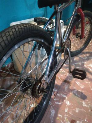 VENDO BICI TIPO BMX R20