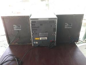 Vendo equipo de musica aiwa con detalles y juego de