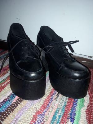 Zapatos con trenzas negros