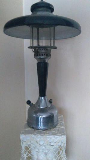 lampara de mesa a kerosene