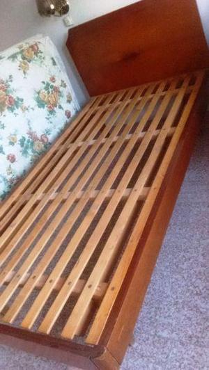 Cama de 1 plaza y media, de madera