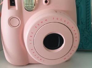 Vendo cámara instantánea instax mini como nueva!