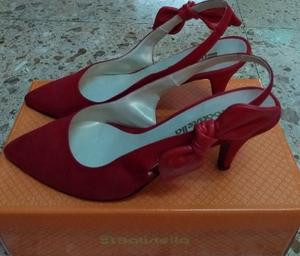 Vendo zapatos de gamuza rojos