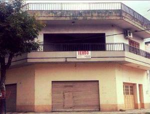 CASA 2 PLANTAS esquina c / Amplio Local en P.B. - Apto