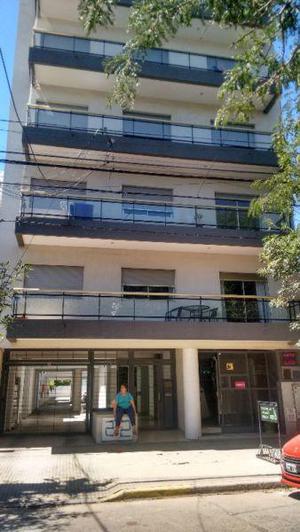 Departamento a Reestrenar en 12 e (38 y 39) con cochera, 2da