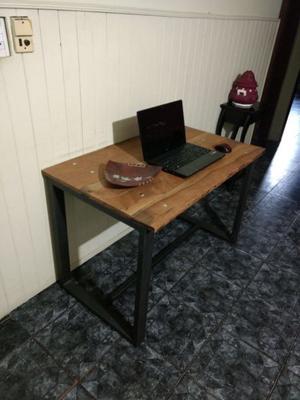 Mesa en hierro y madera masiza