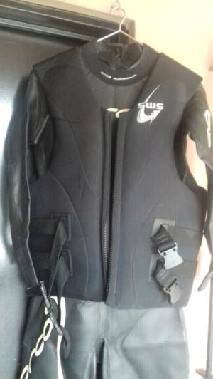 Traje de Surf Orca de neopreno + Chaleco de USA