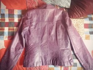 Vendo campera nueva de cuero Talle M