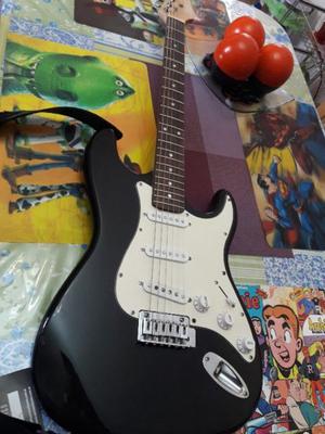 Vendo guitarra eléctrica negra