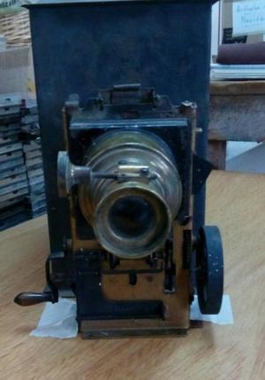 Antigua Máquina Proyectora de Cine 35 mm.