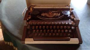 MAQUINA DE ESCRIBIR OLIVETTI