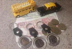 Recuerdo De Argentina Taxi Bus Llaveros Y Billetes