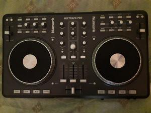 Controlador Mixtrack Pro con Rack Anvil (Usado)