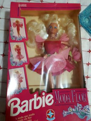 Muñeca Barbie origina moda flor mattel argentina