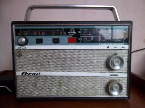 Radio Antigua, caja de madera impecable !!!!