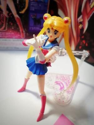 Sailor Moon Figura Articulada 16 Cm. Simil Figuarts Bandai