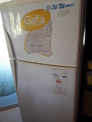 Heladera con Freezer Gafa HGF340b a reparar
