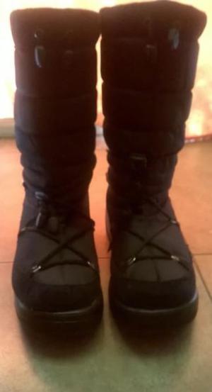 Botas con Cordones