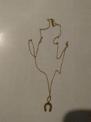 Cadena de oro para mujer