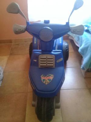 Vendo moto para niño sin bateria