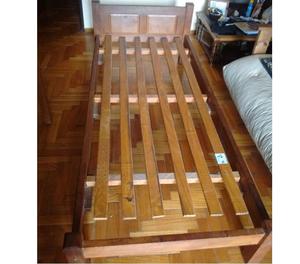 Cama Sofá de algarrobo de 1 plaza