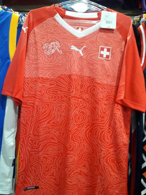 Camiseta de suiza  puma