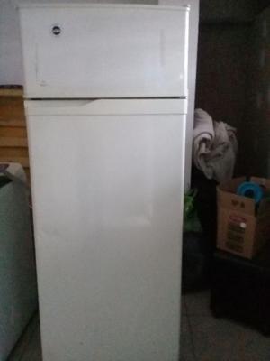 Vendo heladera con congelador