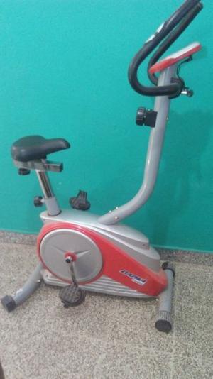 Bicicleta Fija Daiwa Fitness