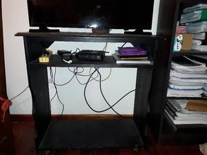 Mesa para TV 32' con ruedas