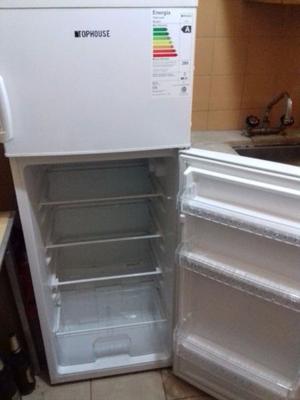 Heladera con freezer casi nueva